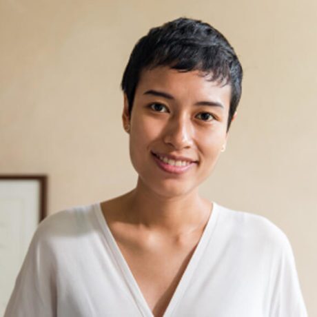 Smiling woman looking at the camera