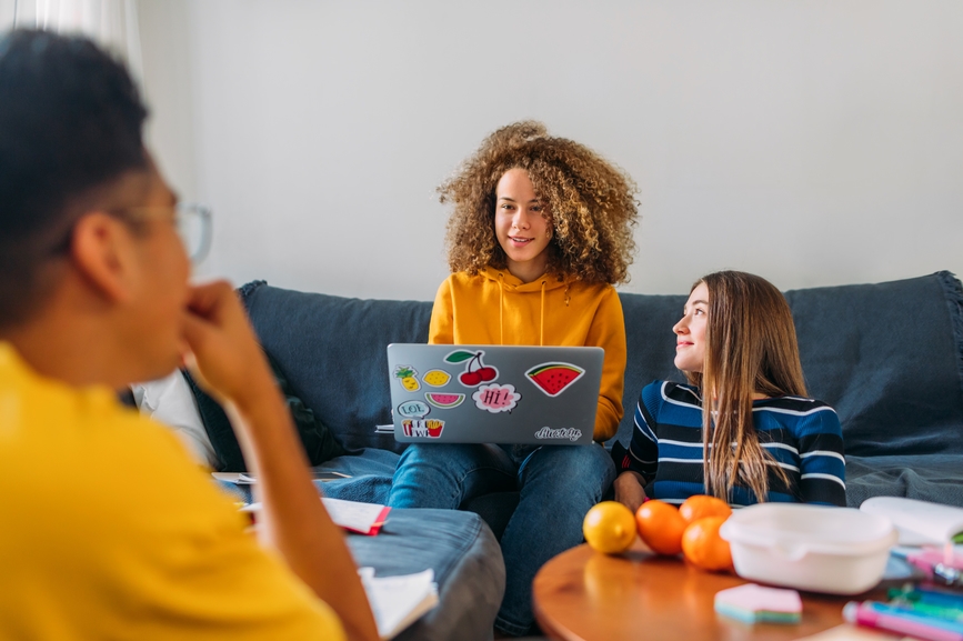 Alcohol-Free Socializing: How to Navigate Social Situations Sober